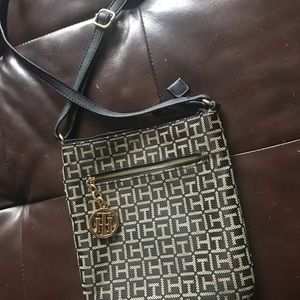 Tommy Hilfiger Crossbody